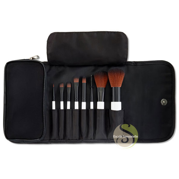 Lily Lolo trousse maquillage 8 pinceaux léger voyage pratique