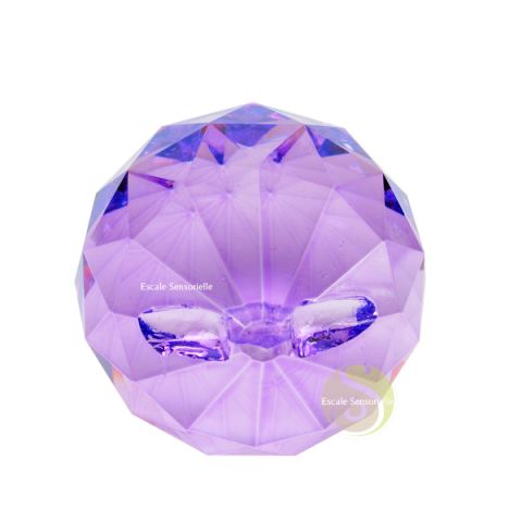 Boule de cristal facettée violette