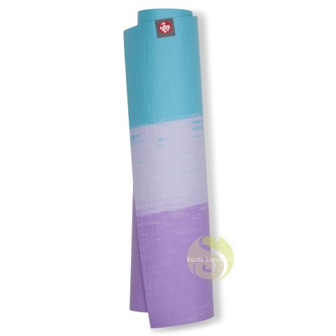 Sport yoga en salle tapis 4 mm protection articulation manduka aqua stripe