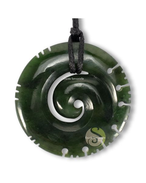 Koru jade vert pounamu Maori pendentif renaissance force tranquille et spirituelle