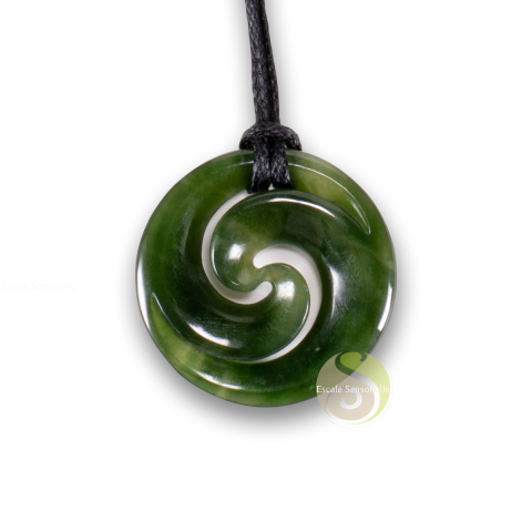 pendant Maori bijoux koru jade pounamu Nouvelle-Zélande