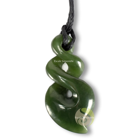 Maori double twist jade vert pendentif traditionnel polynésien