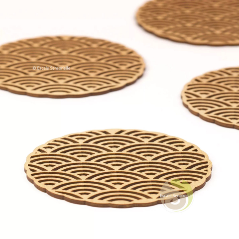 Sous-verre en bois  Seigaiha de diamètre 10 cm en bouleau naturel