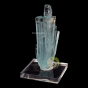 Pierre protection voyageur aigue-marine brut sur socle pour collection