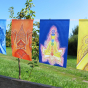 Signe mudras drapeaux de méditation 7 chakras