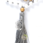 Détail pompon et fleur de vie en argent sur Mala howlite et bois de santal