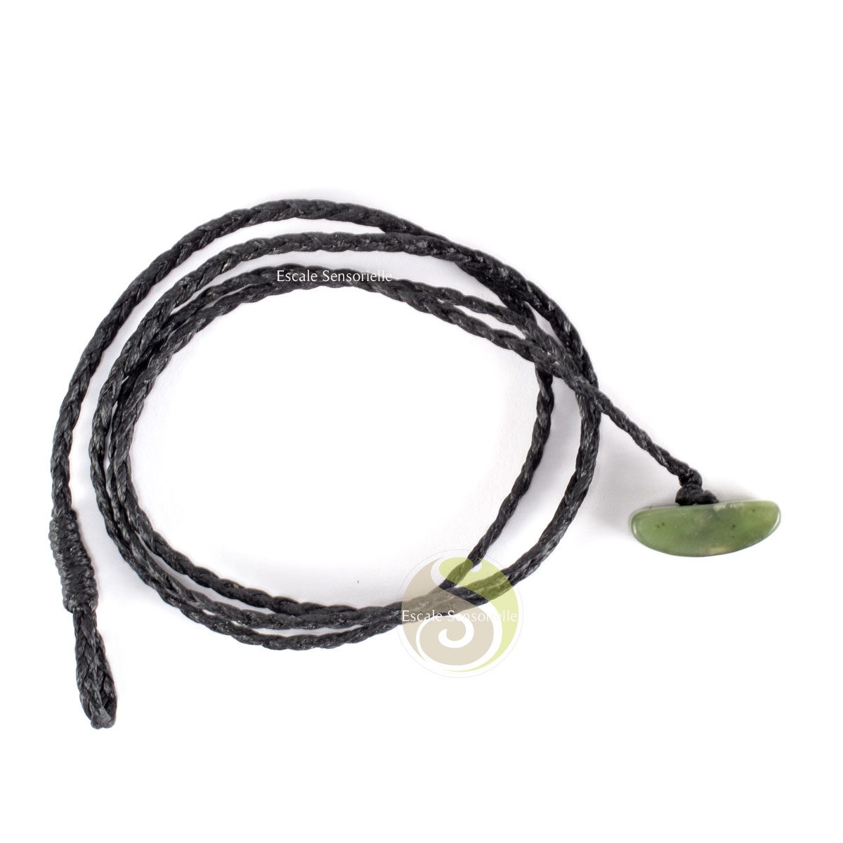 Cordon noir style maori avec fermoir en jade vert