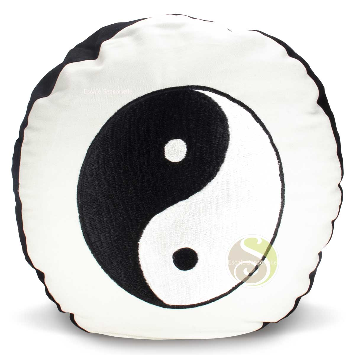 Coussin brodé yin yang noir et blanc déhoussable garni de cosses de sarrasin