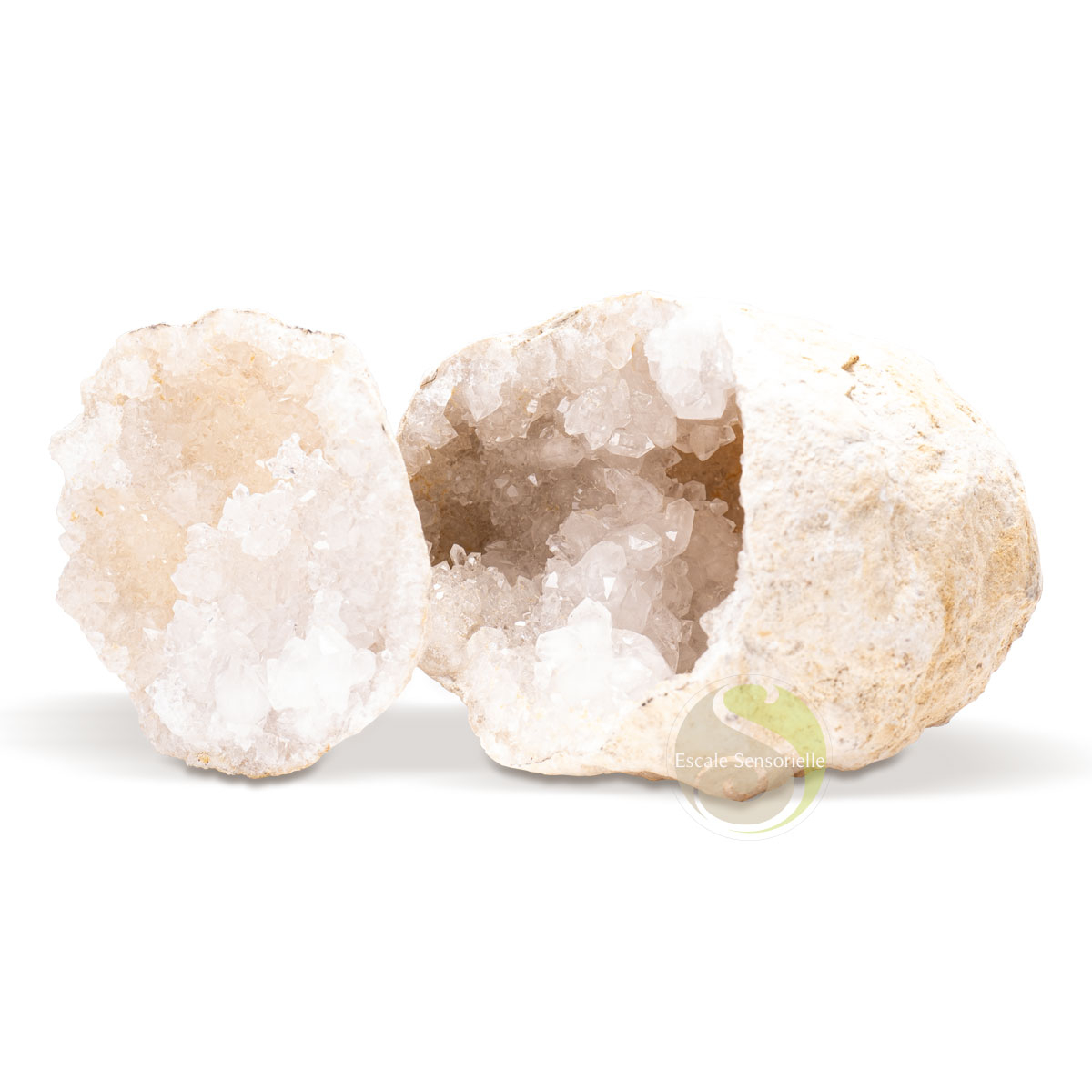 Géode entière cristal de roche 284g pour collection ou lithothérapie