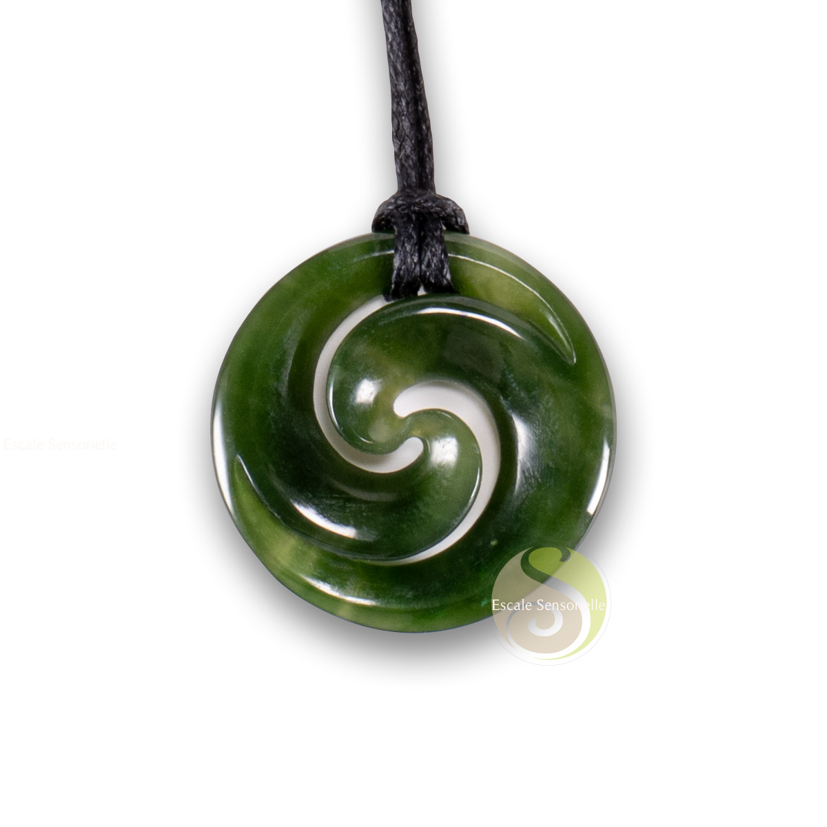 Pendant Maori bijoux koru jade pounamu Nouvelle-Zélande