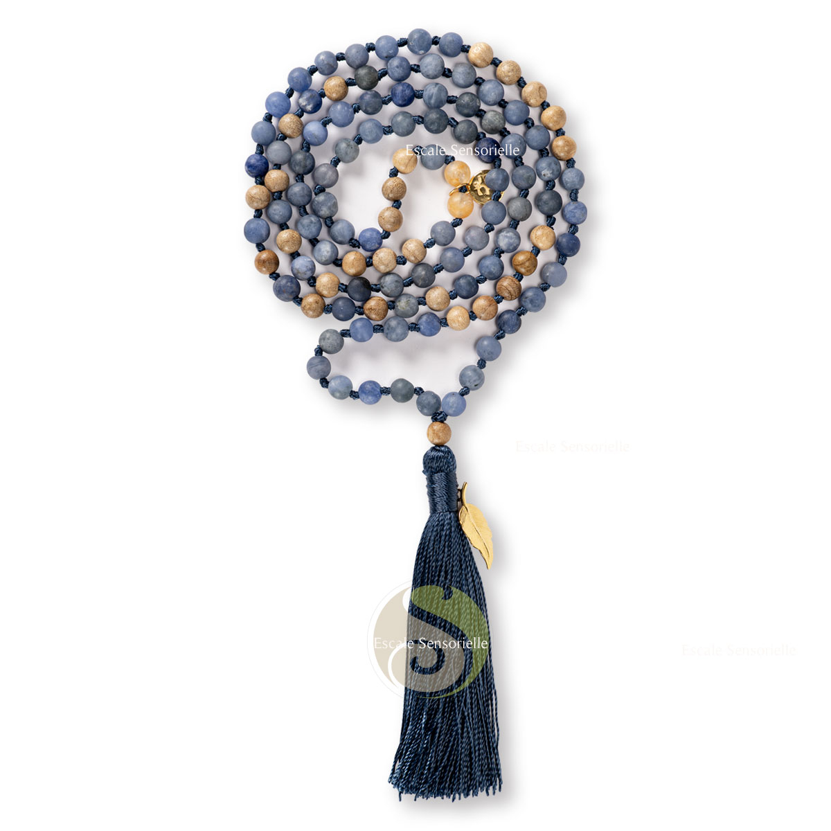 Mala sodalite et bois de santal 108 avec charme OM et feuille en plaqué or