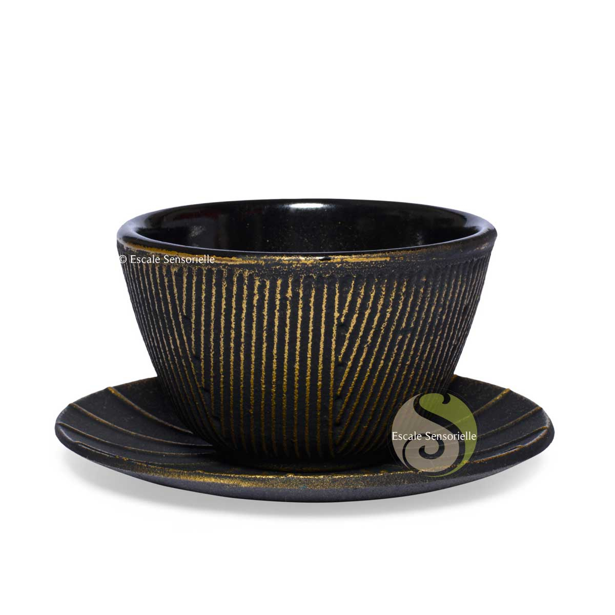 Tasse et soucoupe noir et or fonte émaillée design kato japonais 