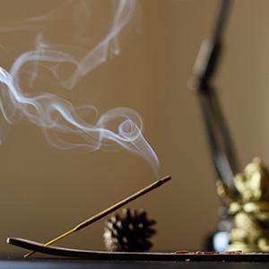 Porte-encens et accessoires