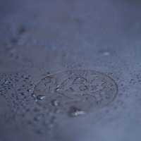 Gouttes de sueur sur un tapis Manduka GRP 4mm
