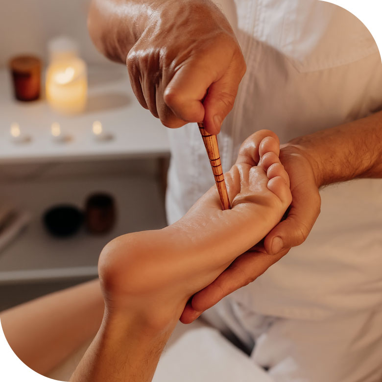 Manipulation des pieds réflexologie plantaire