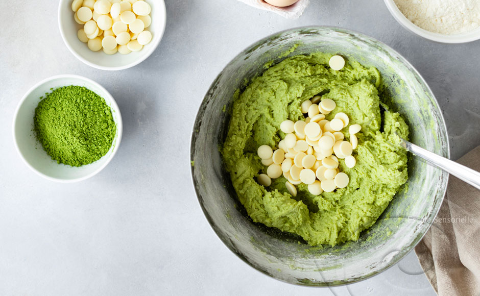 Préparation mélange chocolat matcha